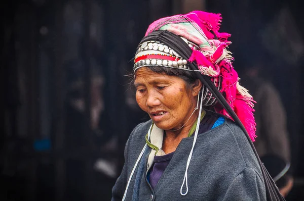 Mujer mayor en el mercado, Muang Sing, Laos —  Fotos de Stock