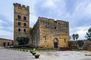 Romanesk kilise Sant Miquel de Fluvia, İspanya