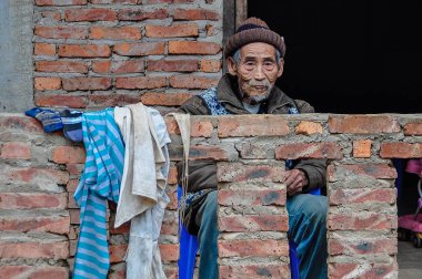 Dost canlısı yaşlı adam Luang Nam Tha, Laos