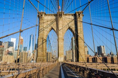 Brooklyn Köprüsü, New York, ABD tarihinde yalnız