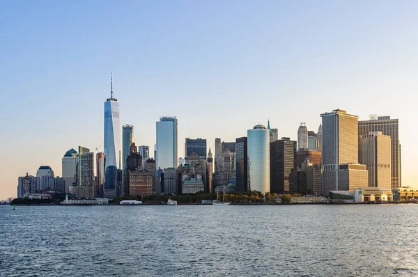 Manhattan Skyline strax efter soluppgången, New York, Usa — Stockfoto