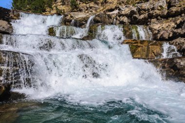Bahar şelale Ordesa Vadisi, Aragon, İspanya
