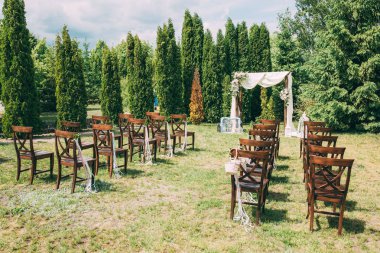 Yeşil glade düğün kemer.