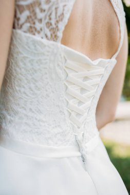 Sabah gelin. Gelin yaklaşan düğün için hazırlanıyor.