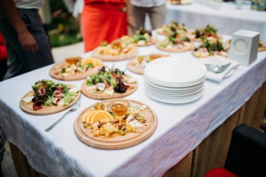 meyveler ve meyve ile bir tabak