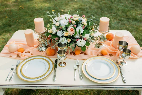 Dekor Hochzeitsfloristik Hochzeitstisch Das Essen Bei Der Hochzeit — Stockfoto