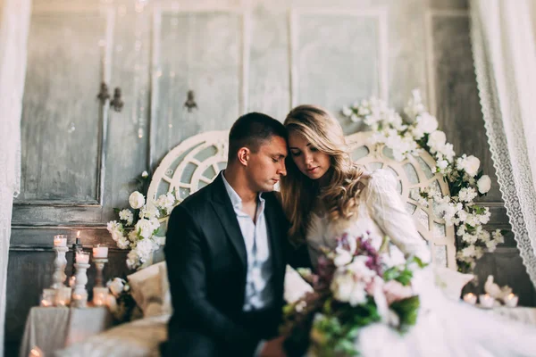 Bride Groom Bride Groom Sitting Together Bed Arms Bride Groom — Stock Photo, Image