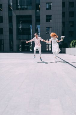 Gelin ve damat arasında romantik bir toplantı