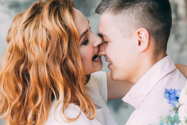 Ragazzo Con Una Ragazza Nello Studio Buona Fotosessione — Foto Stock