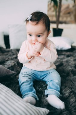 Küçük bir kızın Fotoğraf oturumu.