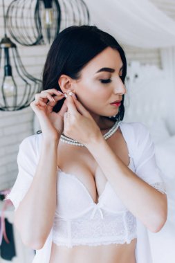 Sabah gelin. Boudoir gelinin. Düğün hazırlıkları.