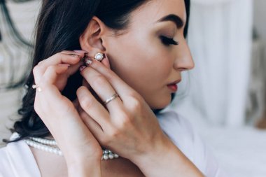 Sabah gelin. Boudoir gelinin. Düğün hazırlıkları.