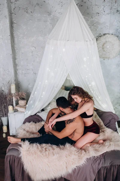 Soirée Romantique Jeune Couple — Photo