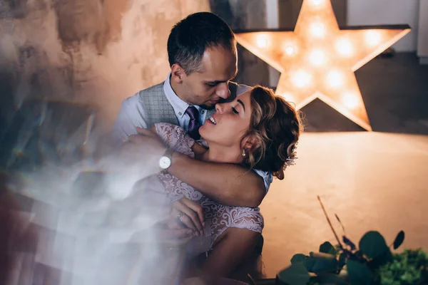 Sessão Fotográfica Dos Recém Casados Estúdio — Fotografia de Stock