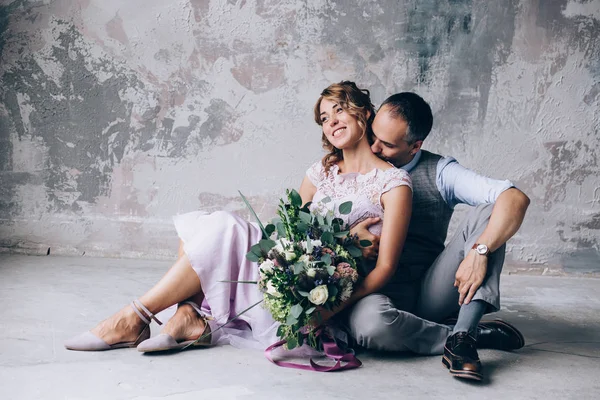 Sessão Fotográfica Dos Recém Casados Estúdio — Fotografia de Stock