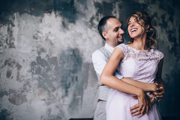 Sessão Fotográfica Dos Recém Casados Estúdio — Fotografia de Stock