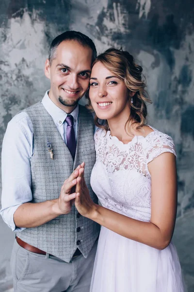 Sessão Fotográfica Dos Recém Casados Estúdio — Fotografia de Stock