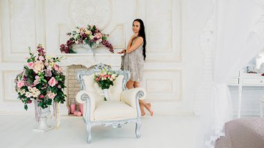 Sabah gelin. Gelin yaklaşan düğün için hazırlanıyor.