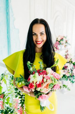 Sabah gelin. Gelin yaklaşan düğün için hazırlanıyor.