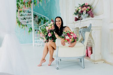 Sabah gelin. Gelin yaklaşan düğün için hazırlanıyor.