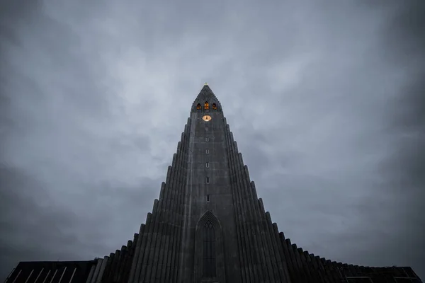 Hallgrimskirkja Cathédrale Reykjavik Par Une Journée Nuageuse Islande — Photo