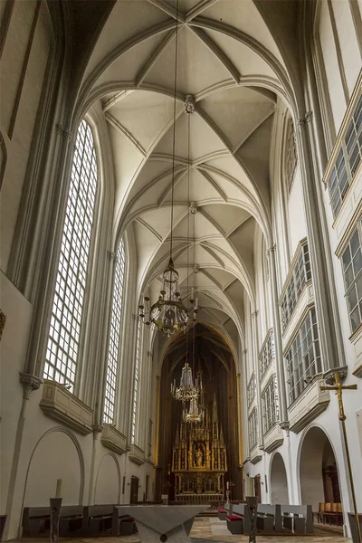 Wnętrze kościoła augustianów (Augustinerkirche) w Wiedniu — Zdjęcie stockowe