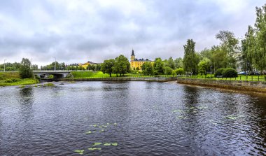 Oulu Oulujoki Nehri üzerinde göster.
