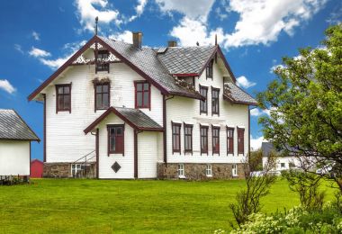 Eski Norveççe evde Andenes görünümünü. 