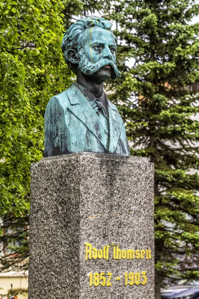 Busto del compositore e musicista norvegese Adolf Thomsen a Tromso , — Foto Stock