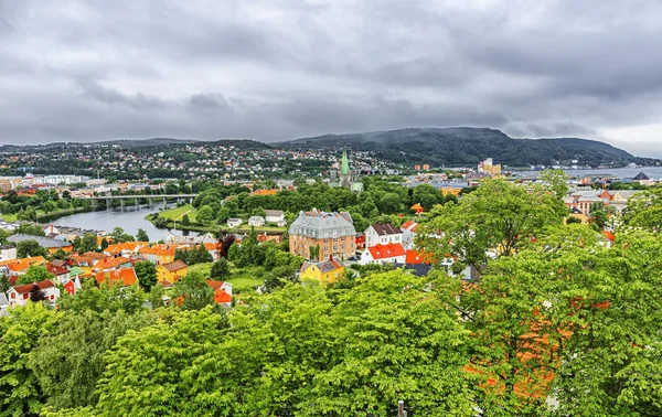 Trondheim, Norveç'in panoramik görünüm. — Stok fotoğraf