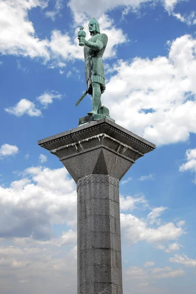 Статуя Olav Tryggvason в центрі Тронхейм, Норвегія. — стокове фото