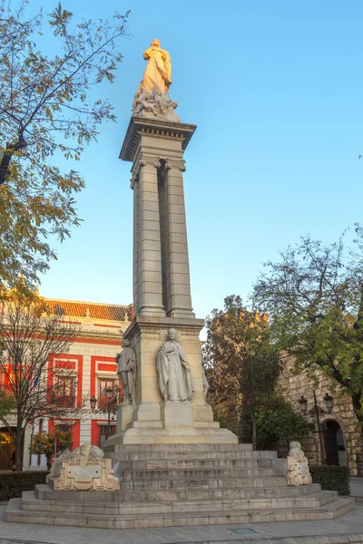 Памятник Непорочному зачатию в Севилье, Испания . — стоковое фото
