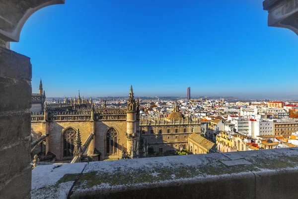 Utsikt över Sevilla från Giralda domkyrkans torn — Stockfoto