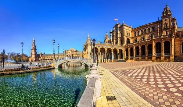 Plaza Espana en un día soleado. Sevilla — Foto de Stock