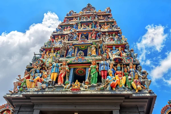 Sri Mariamman Temple in Singapore. — Stock Photo, Image