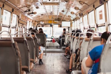 Bangkok halk otobüsü kabin