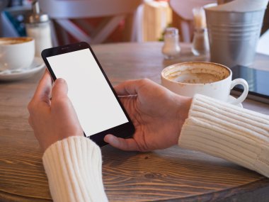 El bir cep telefonu ile izole perde için senin haberdar etmek tutarak