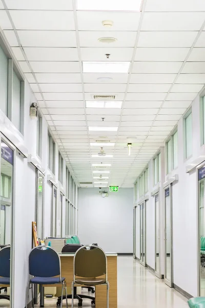 病院内部の廊下背景 — ストック写真