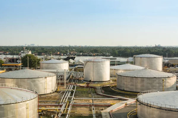 Industriële olie in petrochemische voor achtergrond — Stockfoto