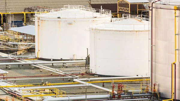 Industriële olie in petrochemische voor achtergrond — Stockfoto