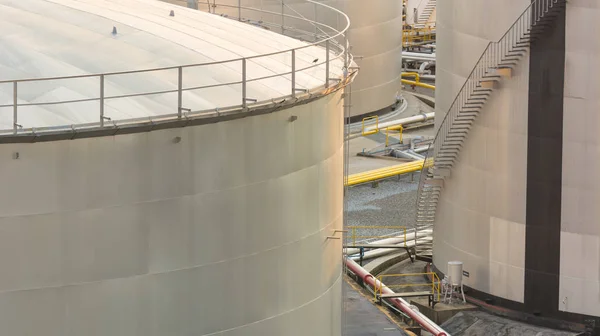 Industriële olie in petrochemische voor achtergrond — Stockfoto