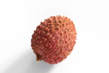 Lychee beyaz arkaplanda izole edildi