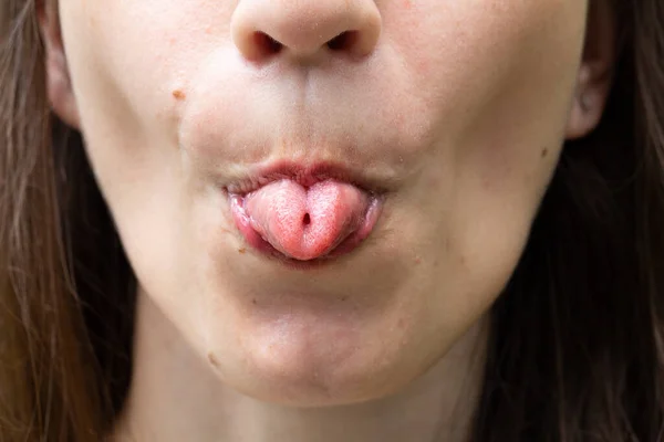 Girl Who Protrudes Her Tongue Folded Her Mouth — Stock Photo, Image