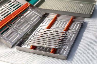 Diş ekipmanlarını kapatın.