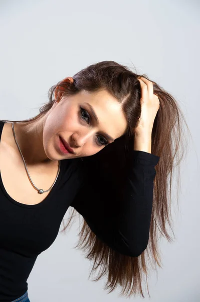 Meisje Houdt Haar Met Hand Haarverzorging Concept — Stockfoto