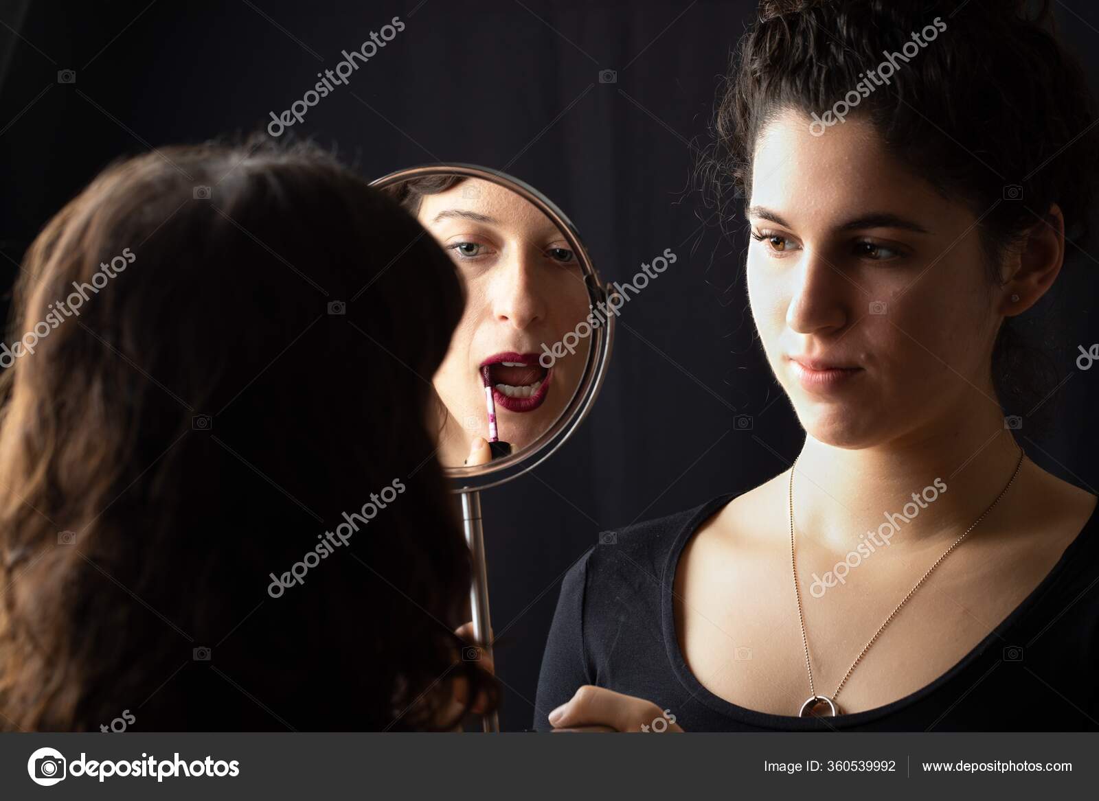 Foto de Retrato Da Bela Menina Triste Cabelo Ruivo Vista De Perfil