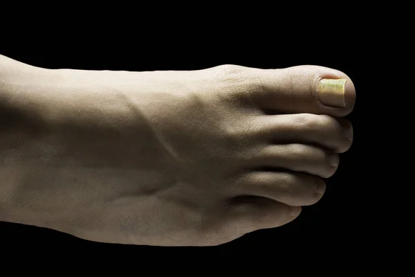 Eine Nahaufnahme Und Draufsicht Eines Nackten Kaukasischen Menschlichen Fußes Isoliert — Stockfoto