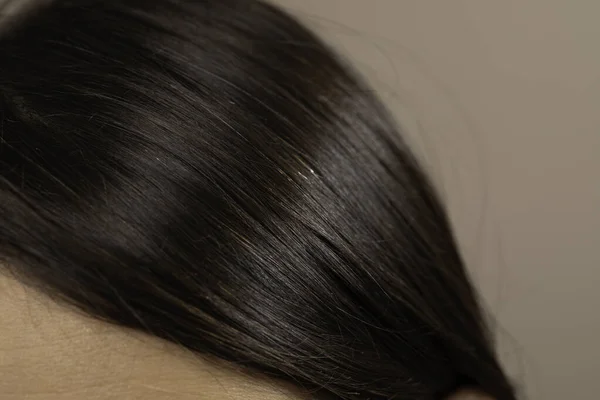 Женщина Каштановые Волосы Близко — стоковое фото