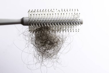 Saçları dökülmüş tarak fırçası