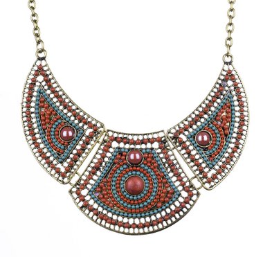 Plastron Bib kolyesi, üzerinde mavi ve kırmızı top boncuğu var.